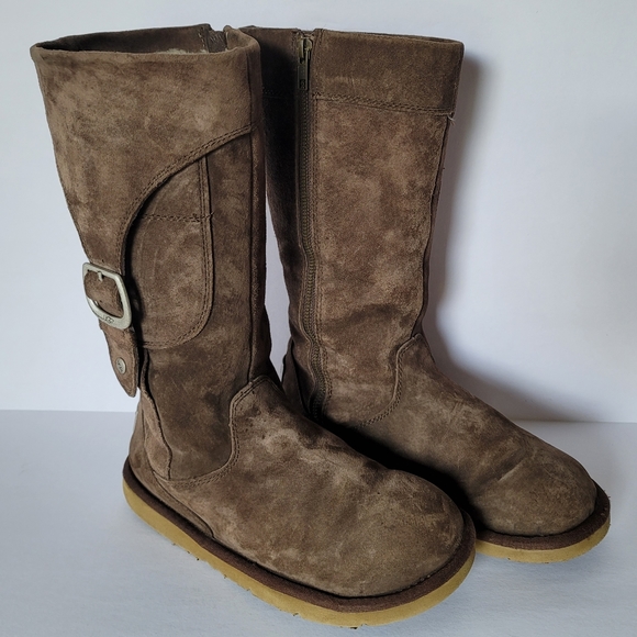 UGG Shoes - UGG Women's Australia Leather Upper Brown Suede Cargo Boots. Size 7 US /…